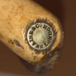 Embout de canne anglaise XIX&Egrave;ME realis&eacute; en bois de cerf SW AINE & CO. London. 1890