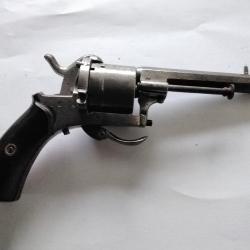 Revolver &agrave; broches