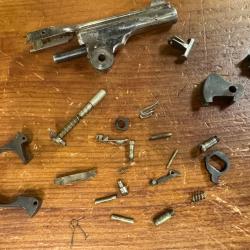 kit  25 pi&egrave;ces pour revolver iver and johnson calibre 32 sw. revolver nickel&eacute;