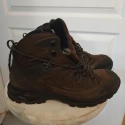 chaussures de chasse et randonn&eacute;e