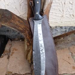 Grand Couteau de Camp Survival Lame Acier Carbone 1075 D&eacute;cor Laser Manche Micarta &Eacute;tui Cuir Artisan