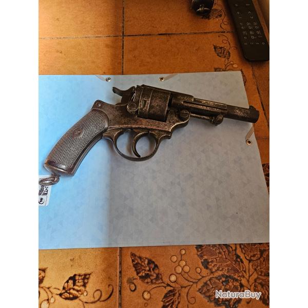 Revolver chamelot