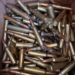 Lot de 150 balles de grande chasse , munitions d'atelier tout calibre melang&eacute; vendu en l'&eacute;tat