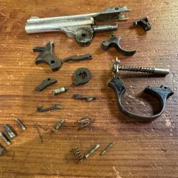 kit iver and johnson calibre 38 sw.  24 pi&egrave;ces
