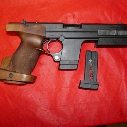 Pistolet HAMMERLI 280 en 22Lr avec ses 2 chargeurs