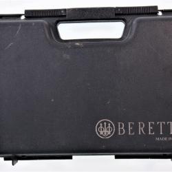 Lot BERETTA 92 F : mallette, plaquettes d'origine, holster
