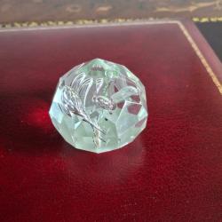 Sulfure boule presse-papiers taille diamant hauteur 6 cm