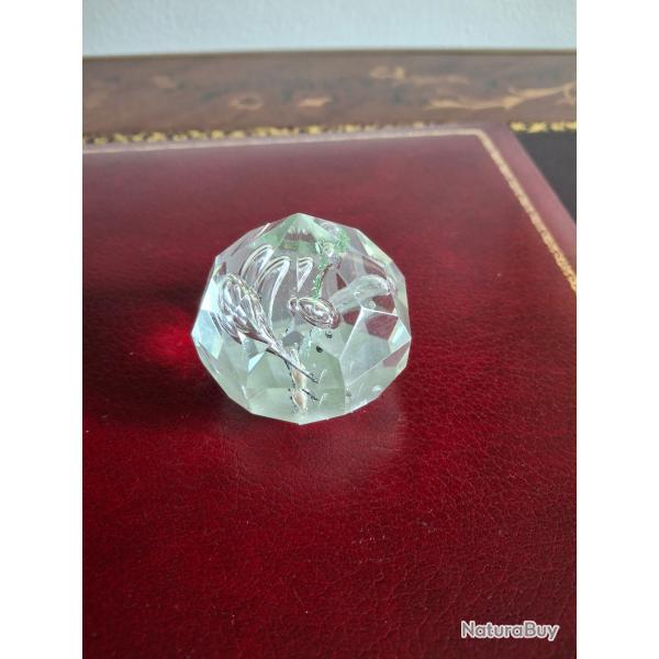 Sulfure boule presse-papiers taille diamant hauteur 6 cm