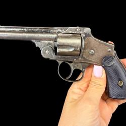 SMITH & WESSON 4eme mod&egrave;le cal. 38sw num&eacute;ro de s&eacute;rie 197135