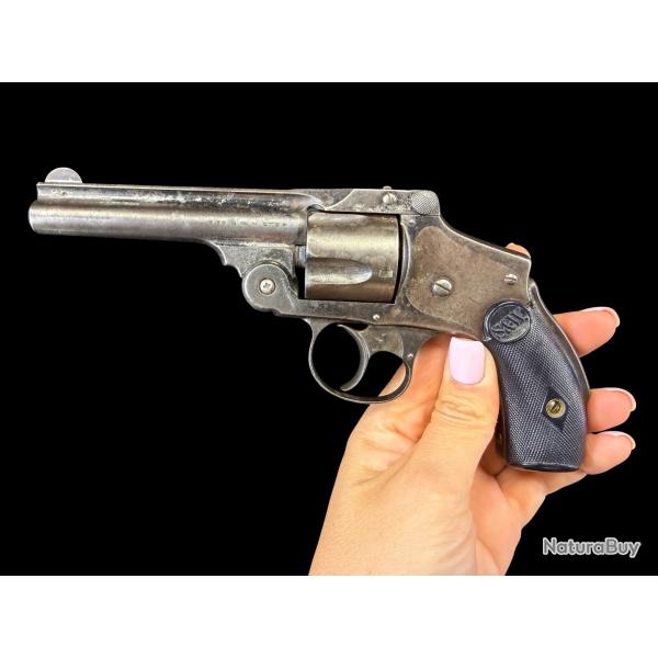 SMITH & WESSON 4eme mod�le cal. 38sw num�ro de s�rie 197135