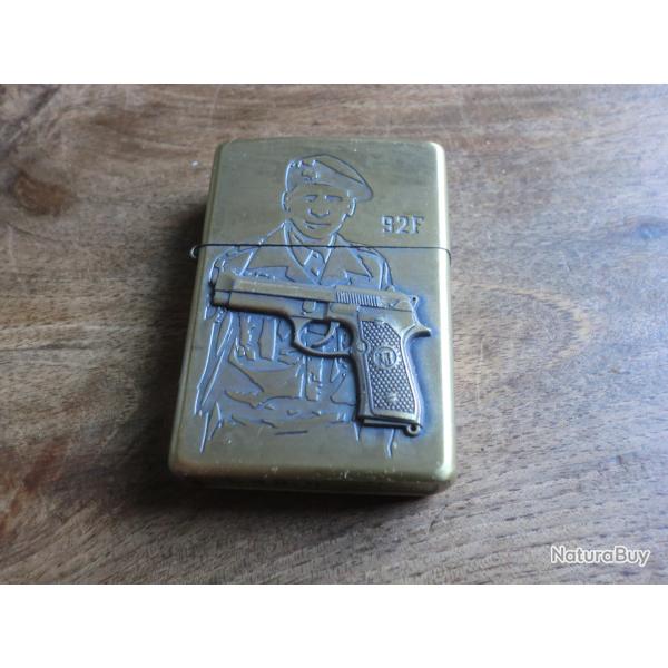 briquet  essence 92 F soldat pistol