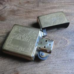 briquet  essence zippo bradford P.A mad in usa
