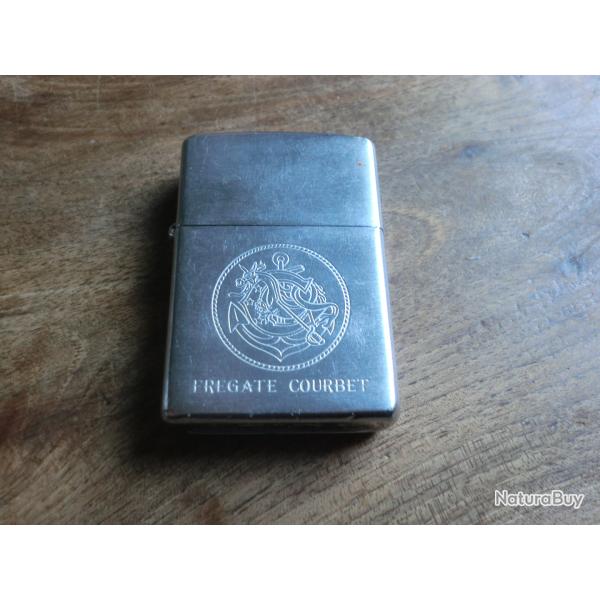 briquet  essence zippo fregate courbet  bradford P.A mad in usa