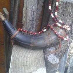 Corne &agrave; poudre style trappeur