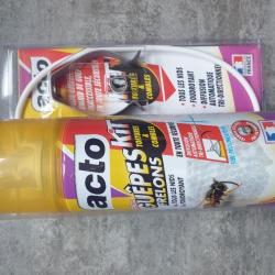 bombe insecticide sp&eacute;ciale guepes et frelons    kit toiture et comble