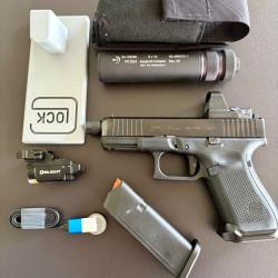 Glock 19 Gen5 MOS FS Filet&eacute; 9mm + Leupold DPP + Silencieux B&T + D&eacute;tente ZEV + Lampe/laser Olight