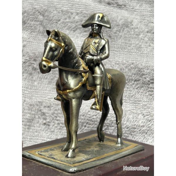 Statuette-figurine de Napol�on 1er � cheval