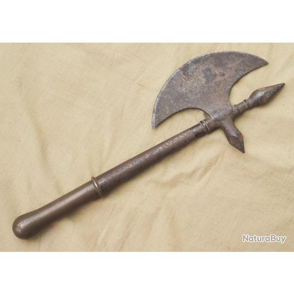 Ancienne hache 19�me fer forg� & laiton probablement outil de m�tier forestier sapeur marin ou autre