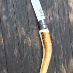 Opinel n&deg;7 artisanal, manche en bois de cerf, pi&egrave;ce unique avec une &eacute;l&eacute;gante pointe en bois de cerf