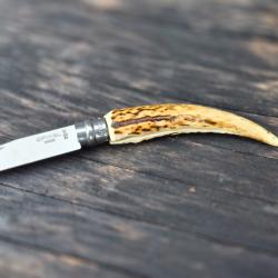 Opinel n&deg;6 artisanal, manche en bois de cerf, pi&egrave;ce unique avec une &eacute;l&eacute;gante pointe en bois de cerf