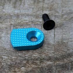 Bouton de chargeur &eacute;largi CZ Shadow 2 � Aluminium CNC anodis&eacute; bleu � Carr&eacute;s