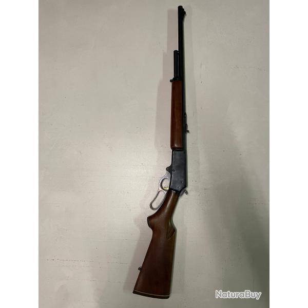 Marlin 444 parfait �tat, tr�s peu tir�e, avec bretelle d'origine.
