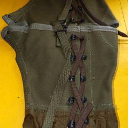 PAIRE DE GUETRES DE L'ARMEE ITALIENNE , TAILLE 43 LONGUEUR TOTALE 27 CM , ETAT NEUF VOIR PHOTOS . PO