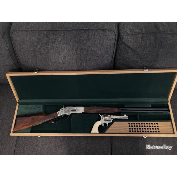 Raret� coffret pour 1/1000 winchester UBERTI plus un colt saa