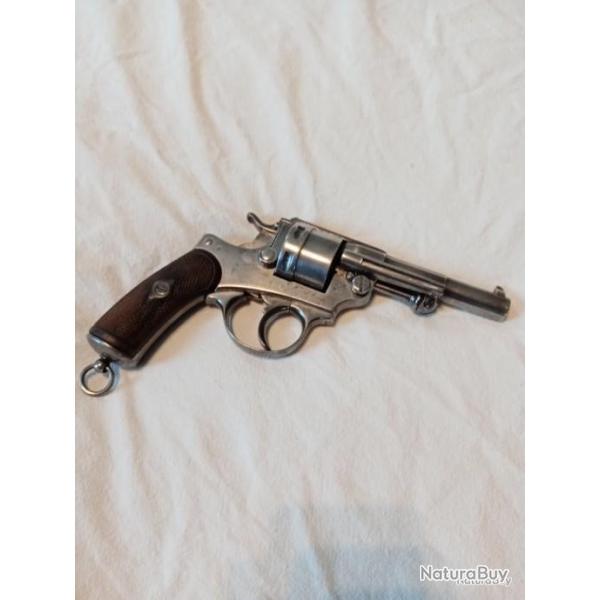 Tr�s beau revolver Chamelot-Delvigne mod�le 1873 ann�e 1880