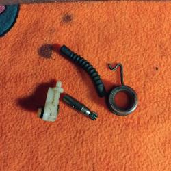 Pompe &agrave; huile tron&ccedil;onneuse Stihl 025 C