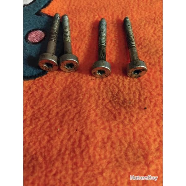 Vis �toile � 6 pans creux pour embase de cylindre tron�onneuse Stihl 025 C