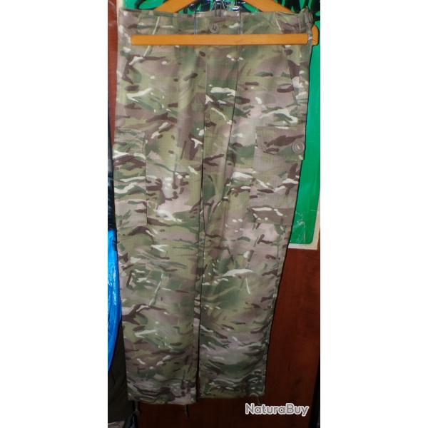 PANTALON  DE COMBAT MULTI CAMOUFLAGE, TAILLE REGLABLE MAXI 40 SOIT 80 CM DE TOUR DE TAILLE , POSSIBI