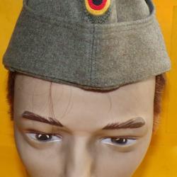 CALOT MILITAIRE DE L'ARMEE DE TERRE  DE L'ARMEE ALLEMANDE DE 1966  ,TAILLE 55 DE COULEUR BEIGE , FAB