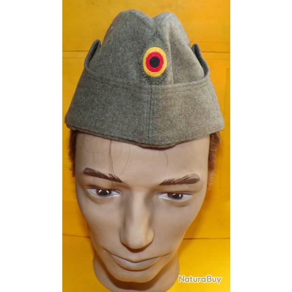 CALOT MILITAIRE DE L'ARMEE DE TERRE  DE L'ARMEE ALLEMANDE DE 1966  ,TAILLE 55 DE COULEUR BEIGE , FAB