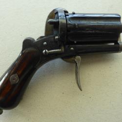 REVOLVER POUDRIERE CAT D