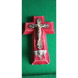 Grand Christ en croix et b&eacute;nitier 19e si&egrave;cle