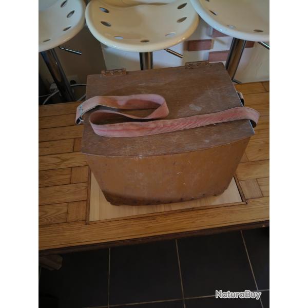 grande caisse boisfabrication maison tr�s solide avec bandouli�re id�al p�che