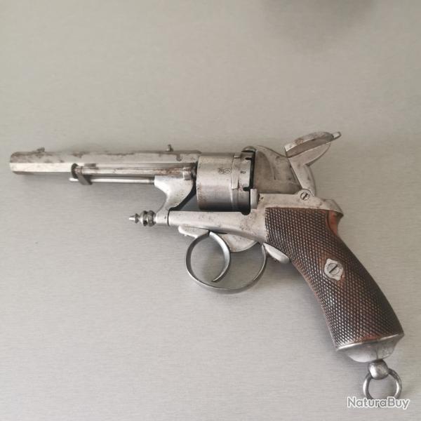 Revolver  � broche Chamelot-Delvigne mod�le 8 - 1864 dit le gaucher calibre 9m/m