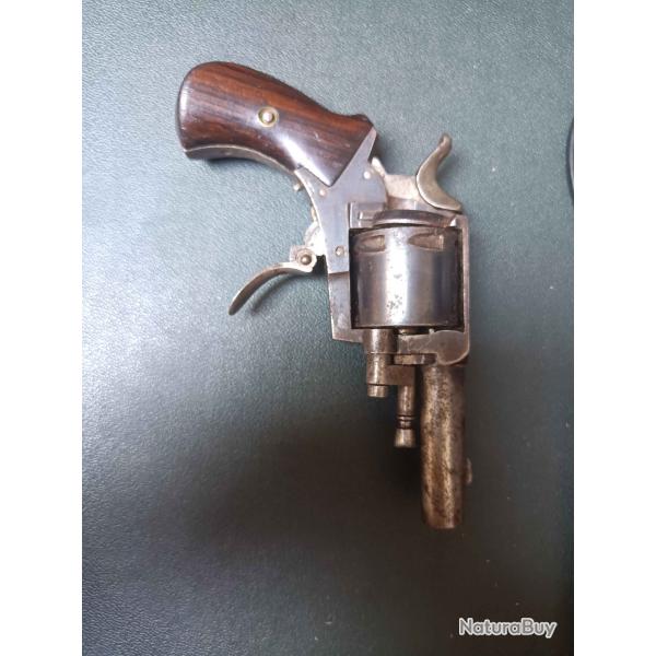 1� SANS PRIX DE RESERVE - Revolver grav� "British Bulldog" .320