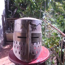 Heaume en acier vers 1230