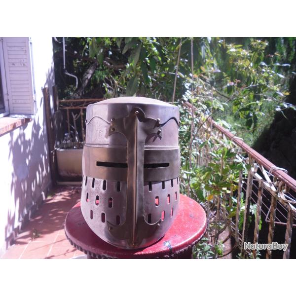 Heaume en acier vers 1230