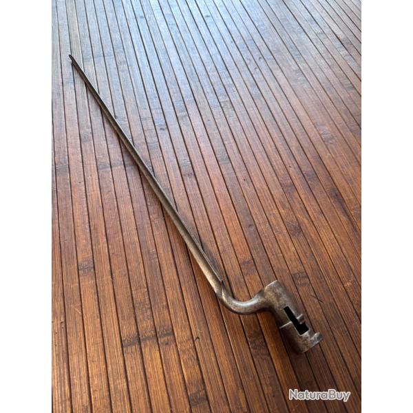 BA�ONNETTE A DOUILLE MILITAIRE XlX �ME TYPE 1822