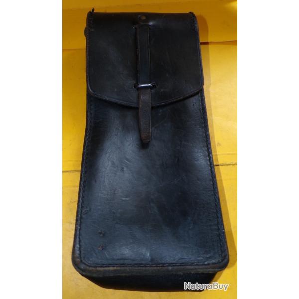 PORTE MAGASINS POUR  P.M MAT 1949  EN CUIR NOIR DE LA GENDARMERIE NATIONALE  DE L'ARMEE FRANCAISE,
