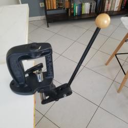 Presse &agrave; rechargement neuve.