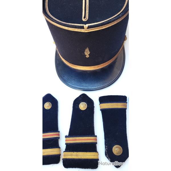 Lot d'un k�pi et galons de r�giment du g�nie en bon �tat .