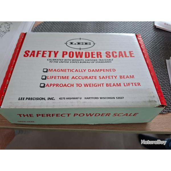 Safety powder scale
