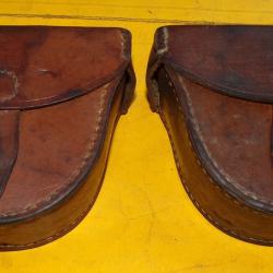 LOT DE 2 ETUIS EN CUIR POUR INSTRUMENT DE MESURE POUR L'ARTILLERIE , FABRICATION FRANCAISE A PARIS ,