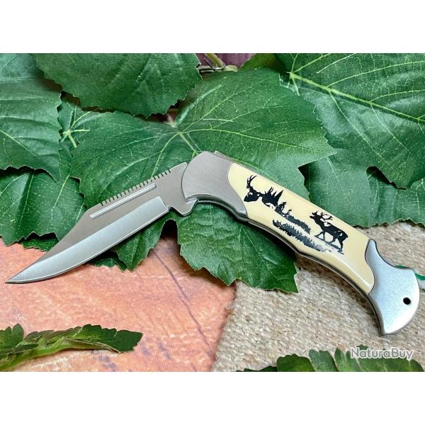 Couteau Pliant Deer Lockback | Lame Clip Point Acier Inoxydable | Manche Synthetic Cerf Illustration