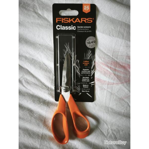 FISKARS Ciseaux de jardin - Lame dentel�e 18 cm - Neuf sous blister