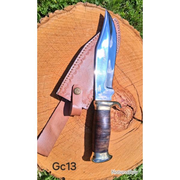 GC13 - Grande pi�ce artisanale type Bowie en acier poli miroir, manche cuir empil� et �tui cuir